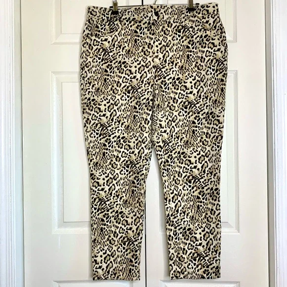 Chico’s So Slimming Girlfriend Slim Leg Ankle Jeans, Cheetah Print, Sz 3 (16) - Picture 2 of 13